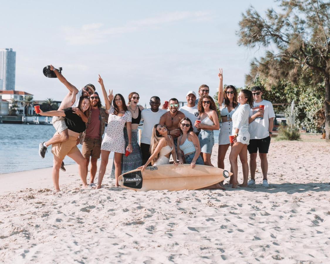 Budds In Surfers Backpackers Голд-Кост Экстерьер фото